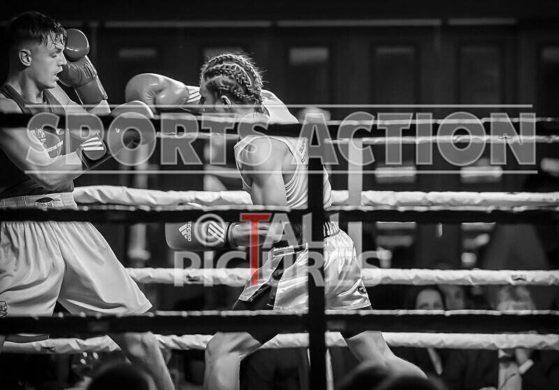 BOUT- 6 - Jamie Wilson v Declan Hunt-22 - BOUT 6 - Jamie Wilson v Declan Hunt