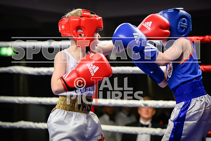 BOUT- 2 - Leon Watson v Callum Cain-27 - BOUT 2 - Leon Watson v Callum Cain