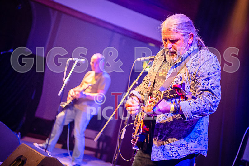 The Sacred Hearts-21 - THE SACRED HEARTS