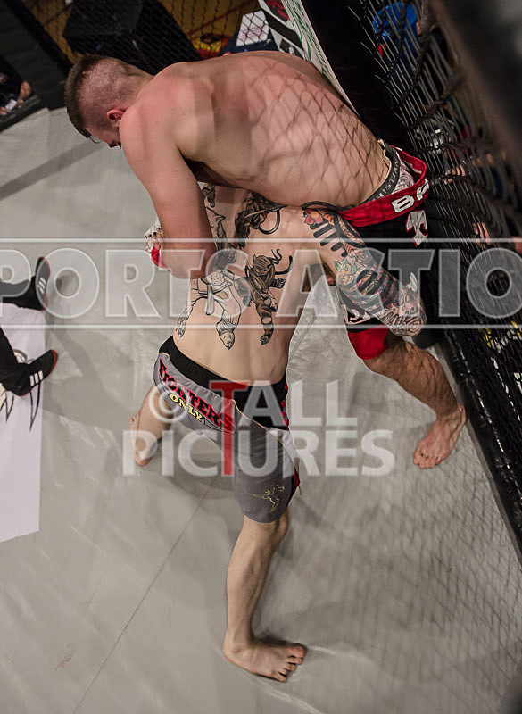 Josh Ozanne v Andrew Reid-48 - BOUT 15