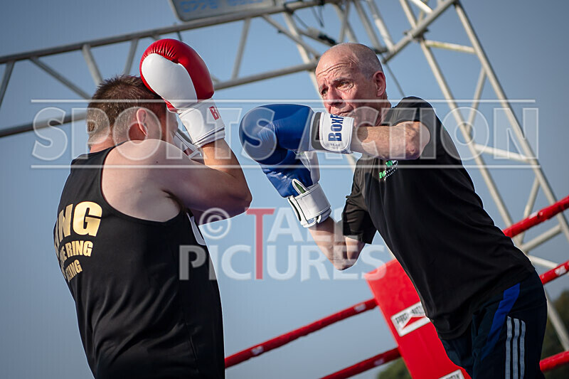 BOUT 2 - Steve -The Stoat- Ozanne v Alan -Dinosaur- Donaldson-12 - BOUT 2 - Steve 'The Stoat' Ozanne v Alan 'Dinosaur' Donaldson