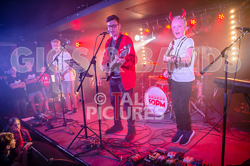 Motionless-18 - MOTIONLESS