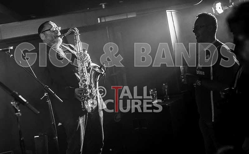 Norman Watt-Roy Band-108 - THE NORMAN WATT-ROY BAND with WILKO JOHNSON