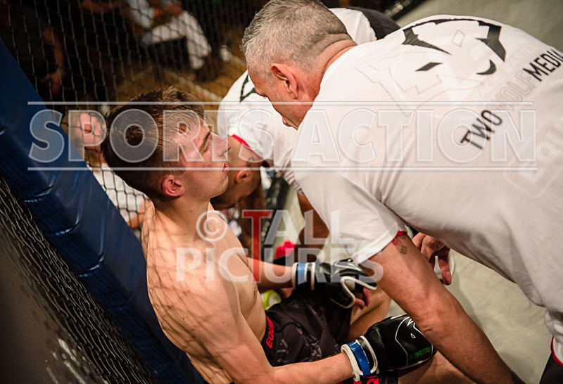 BOUT-9- James Jeune v Adam Walford-27 - BOUT-9 James Jeune v Adam Walford