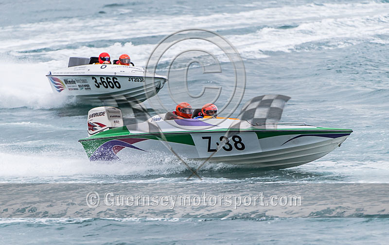 Powerboats_08-10-2016-22 - GPA STANLEY GIBBONS SERIES_RACE-9