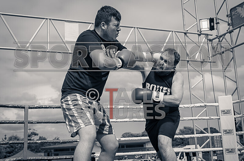 BOUT 1- Iron Mike Carre v Martin in Need of Help-43 - BOUT 1- 'Iron' Mike Carre v Martin 'in Need of' Help