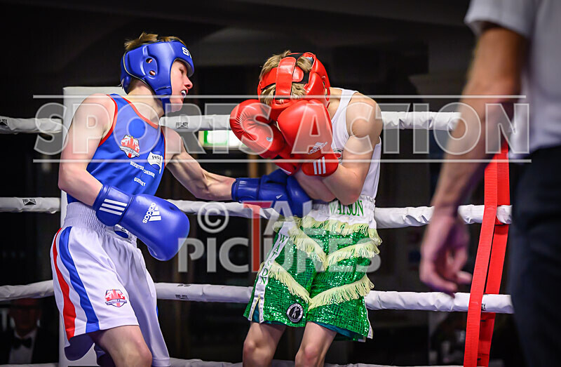 BOUT- 5 - Arnie Watson v Ryan Henry-4 - BOUT 5 - Arnie Watson v Ryan Henry