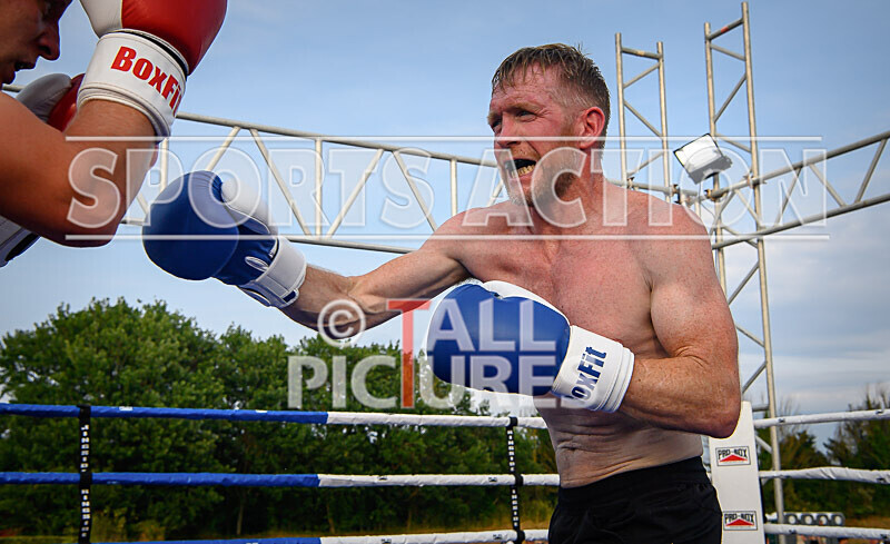 BOUT 8 - Mark Butterwork v Marvelous Modris Kononovs-34 - BOUT 8 - Mark Butterwork v 'Marvelous' Modris Kononovs