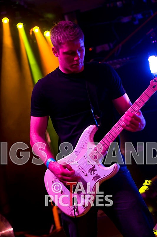 Dead Wing-31 - DEAD WING