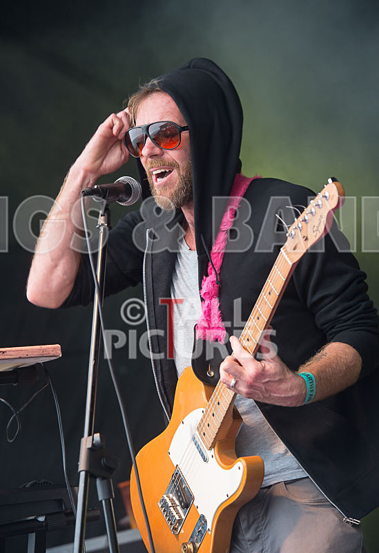 The Devil and the Deep-1 - THE DEVIL AND THE DEEP