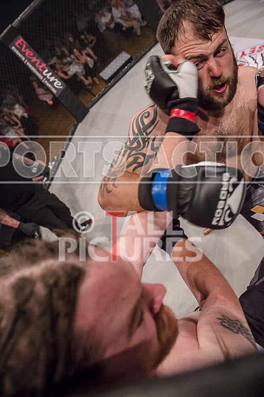 Chris Martin v Luke Riley-31 - BOUT 13