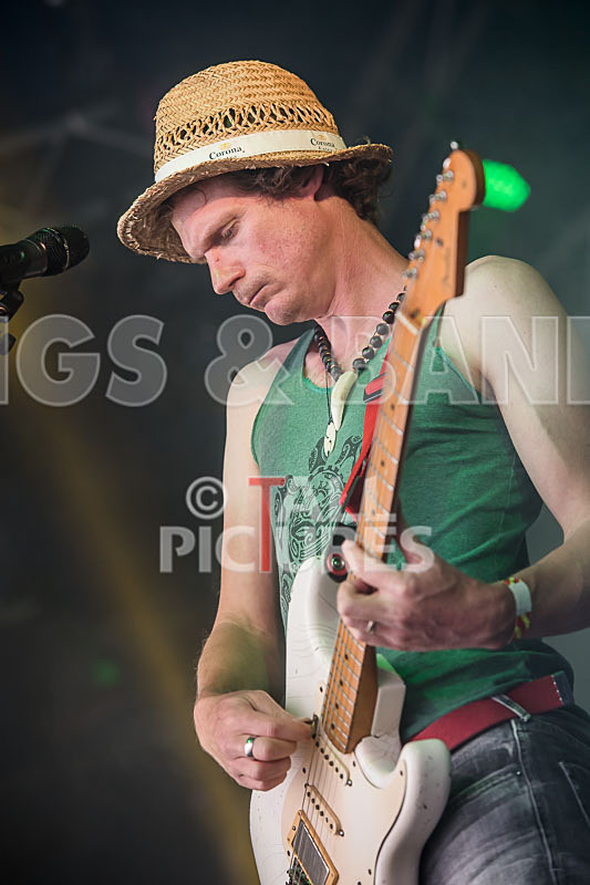 Benny the Moth-74 - BENNY THE MOTH