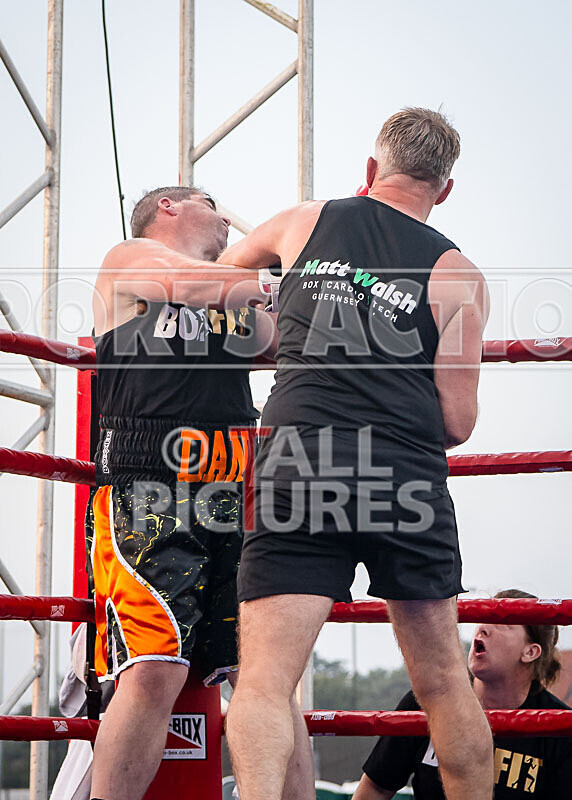 BOUT 16 - Dan -Loaded Gun- Le Sauvage v Gary -Night Night- Naftel-27 - BOUT 16 - Dan 'Loaded Gun' Le Sauvage v Gary 'Night Night' Naftel