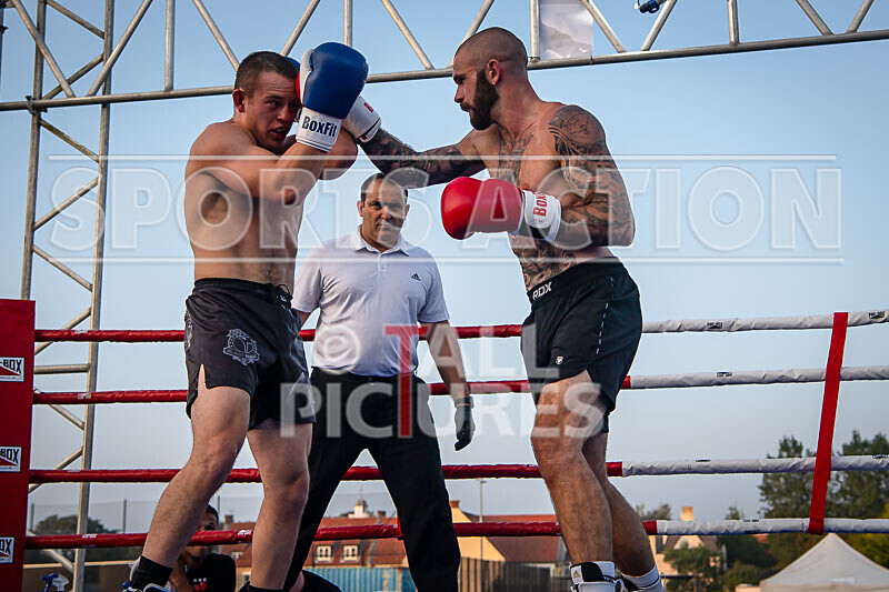 BOUT 14 - Koen -Kraken- Le Prevost v Lewis Bourgaize-23 - BOUT 14 - Koen 'Kraken' Le Prevost v Lewis Bourgaize