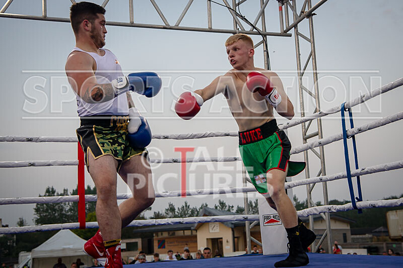 BOUT 17 - Luke Robert v Casey De La Mare-28 - BOUT 17 - Luke Robert v Casey De La Mare