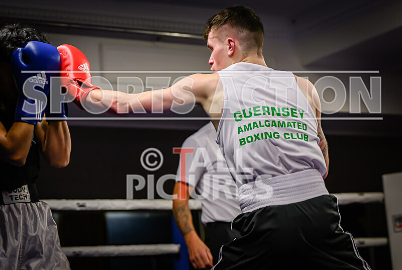 BOUT- 6 - Emile Prevel v Moin Khan-59 - BOUT: 6 - Emile Prevel v Moin Khan