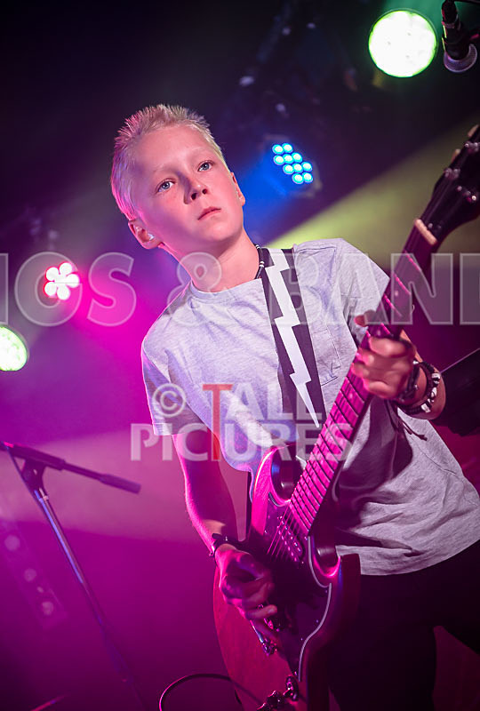 Motionless-16 - MOTIONLESS