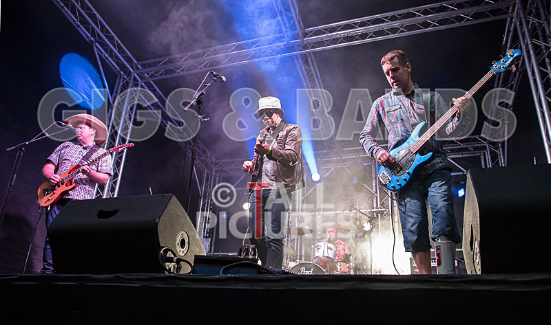 J-C  The Looney Tunes Band-20 - J-C & THE LOONEY TUNES BAND