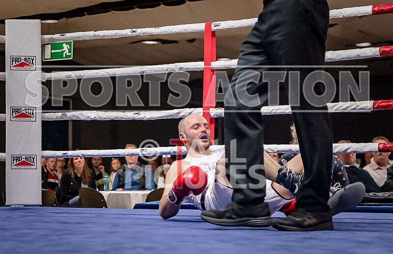 BOUT 8 - Rusian Gogercaks v Ricky Barrett-32 - BOUT 8 - Rusian Gogercaks v Ricky Barrett