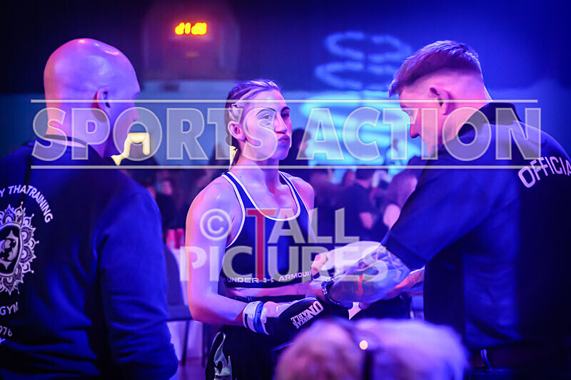 BOUT- 9 - Laura Douglas v Georgia Blumsom-2 - BOUT 9 - Laura Douglas v Georgia Blumsom