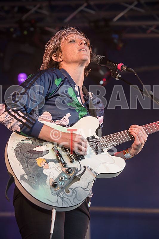 She Drew the Gun-18 - SHE DREW THE GUN