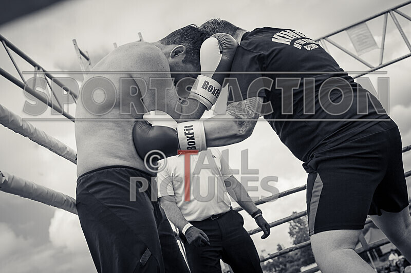 BOUT 4- Rollo 9 and a Half Digits v Tony Foxey Fox-34 - BOUT 4- Rollo '9 and a Half Digits' v Tony 'Foxey' Fox