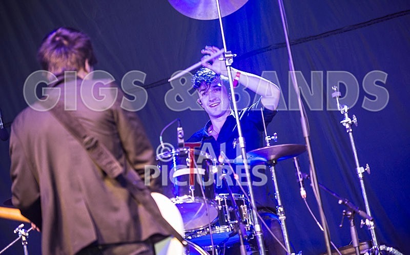 Raising Maisie-40 - RAISING MAISIE