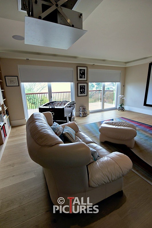 Avolution_Shoot-5-20 - LARGE SCREEN & PROJECTOR