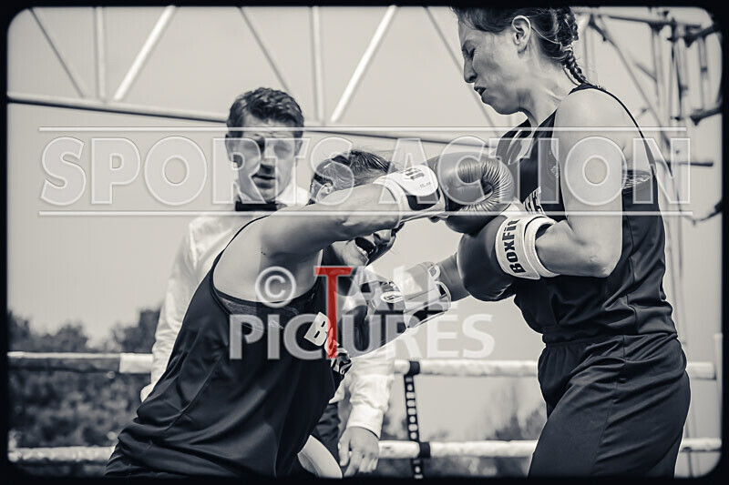 BOUT 1 - Emma the Mentalist Martin v Joanna the Hammer Wheatley-31 - BOUT 1 - Emma 'the Mentalist' Martin v Joanna 'the Hammer' Wheatley