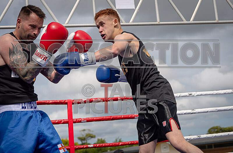 BOUT 3- Martin the not so Raging Bull Le Prevost v Ben Hizzy Hislop-40 - BOUT 3- Martin 'the not so Raging Bull' Le Prevost v Ben 'Hizzy' Hislop