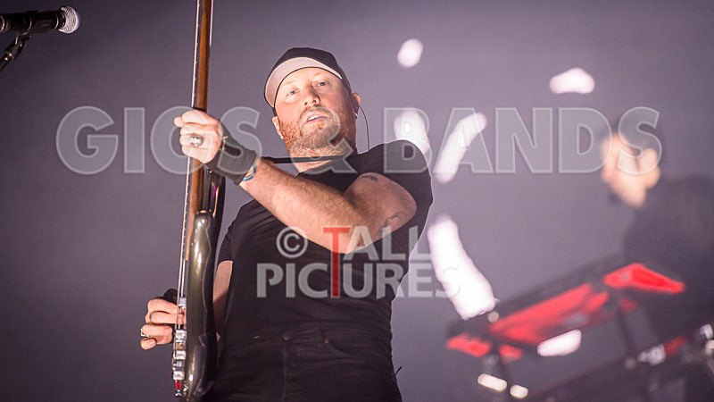 Pendulum Live-17 - PENDULUM LIVE