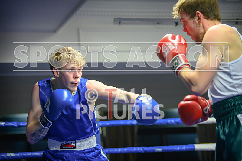 BOUT 5- Martin Kublickis v Robbie Chipcase-35 - BOUT 5 - Martin Kublickis v Robbie Chipcase