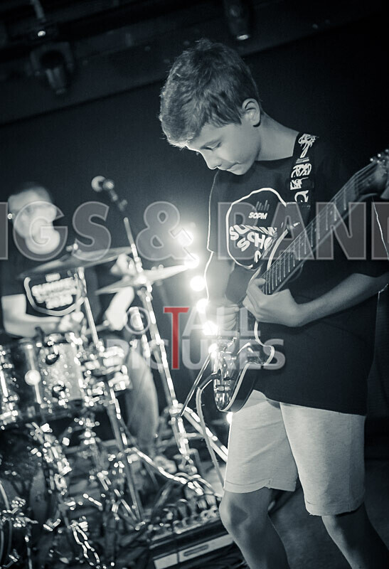 Between Light and I-7 - BETWEEN LIGHT AND I