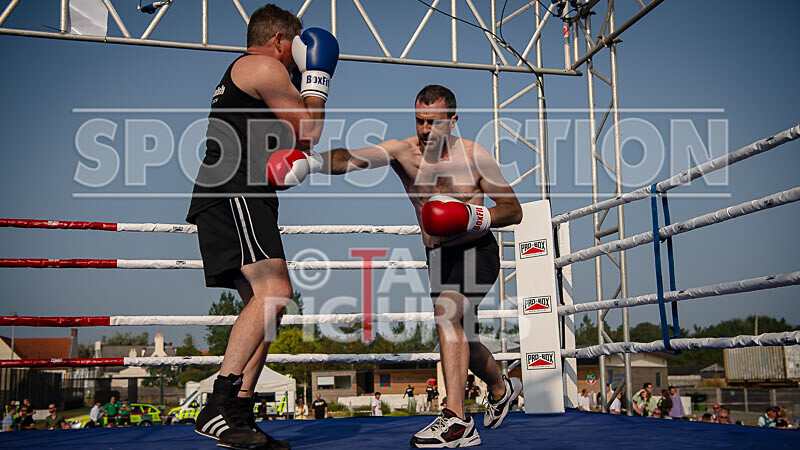 BOUT 8 - Roland -the Doc- Archer v -Dangerous- Trevor Morris-12 - BOUT 8 - Roland 'the Doc' Archer v 'Dangerous' Trevor Morris