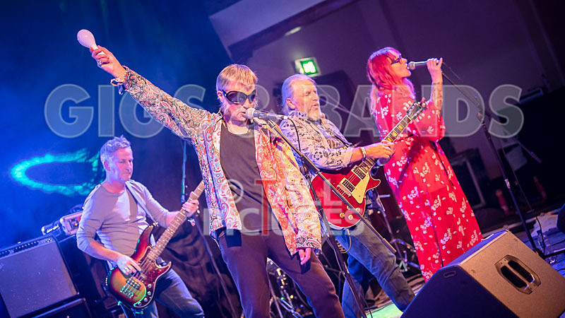 The Sacred Hearts-68 - THE SACRED HEARTS