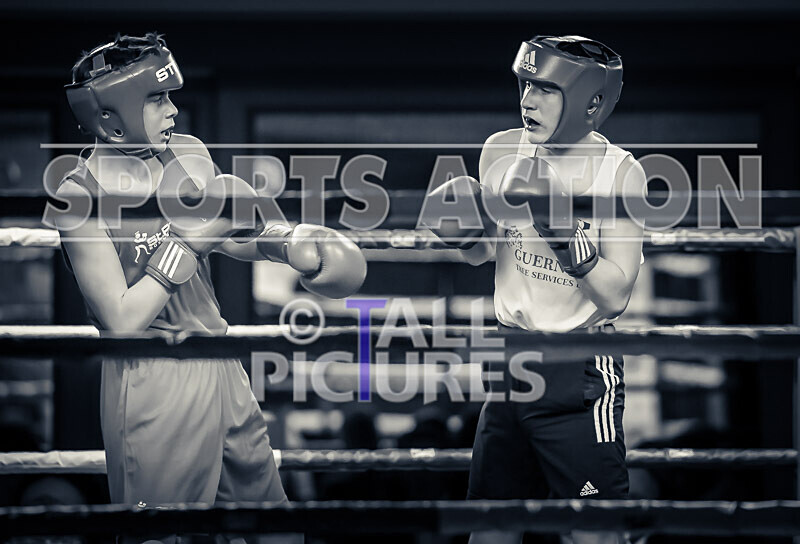 BOUT- 4 - Jacob Jones v Tommy Clark-10 - BOUT: 4 - Jacob Jones v Tommy Clark