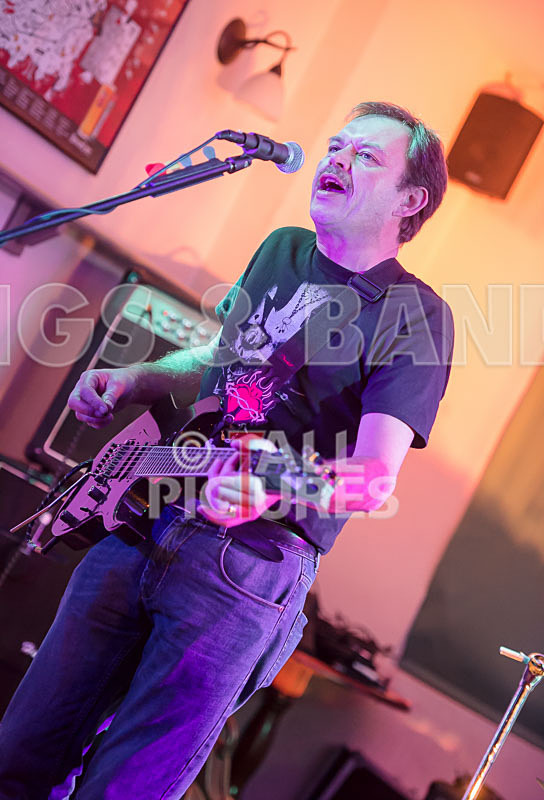 Underdog-33 - UNDERDOG