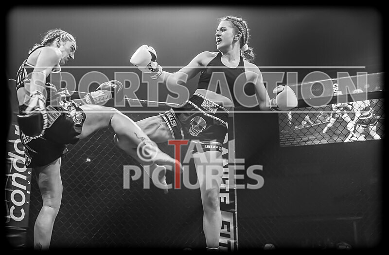 BOUT- 9 - Laura Douglas v Georgia Blumsom-70 - BOUT 9 - Laura Douglas v Georgia Blumsom