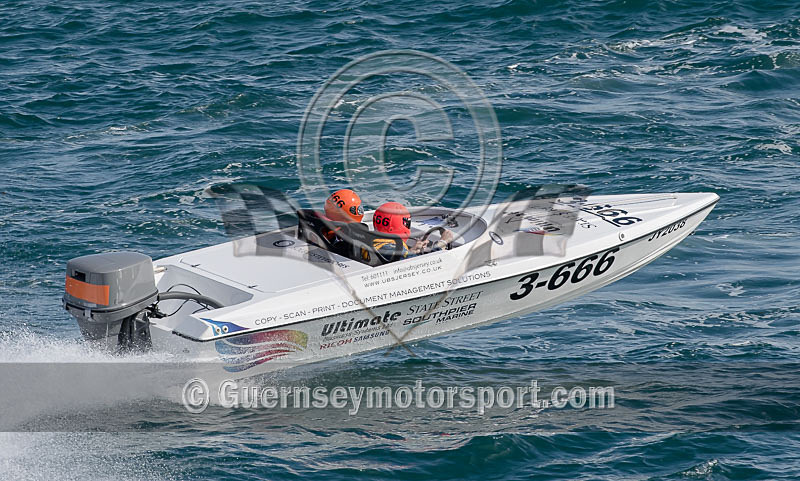 Powerboats_09-10-2016-15 - GPA STANLEY GIBBONS SERIES_RACE-10