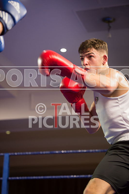 Bout 8_Billy Le Poullain v Philip Price-15 - BOUT 8_Billy Poullain v Phillip Price