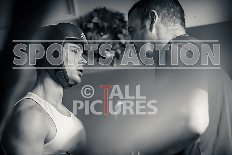 BOUT- 5_Ethan Le Moignan v Adrian Salmonowicz-11 - BOUT 5_Ethan Le Moignan v Adrian Salmonowicz