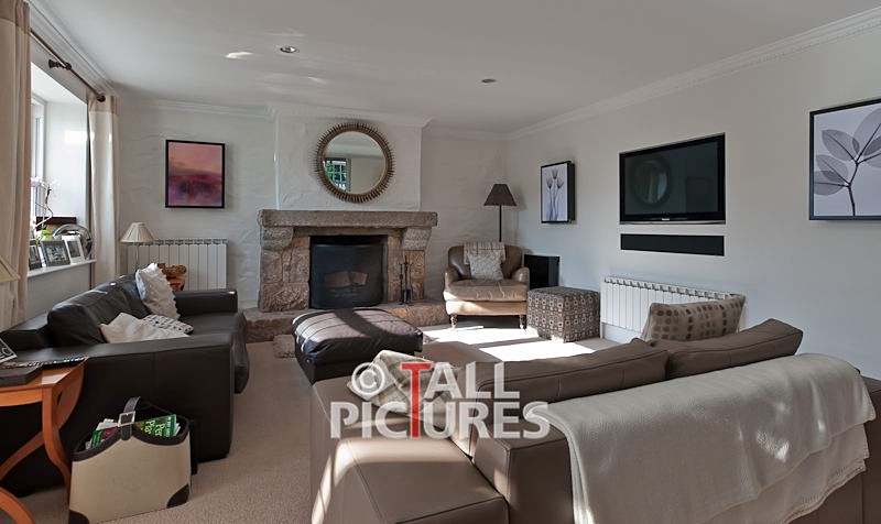 Multi-room Audio  Video-8 - TV LOUNGE