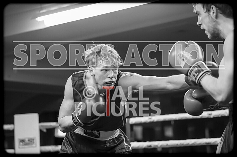 BOUT 5- Martin Kublickis v Robbie Chipcase-38 - BOUT 5 - Martin Kublickis v Robbie Chipcase