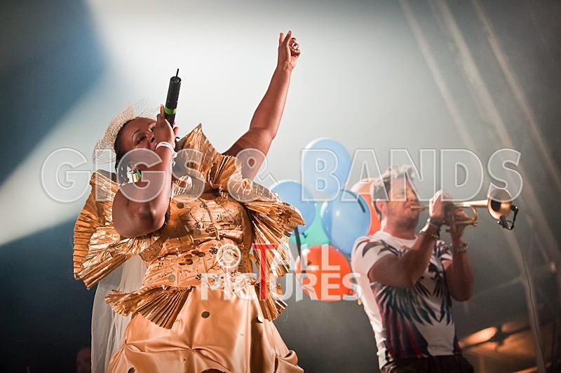 Basement Jaxx-17 - BASEMENT JAXX