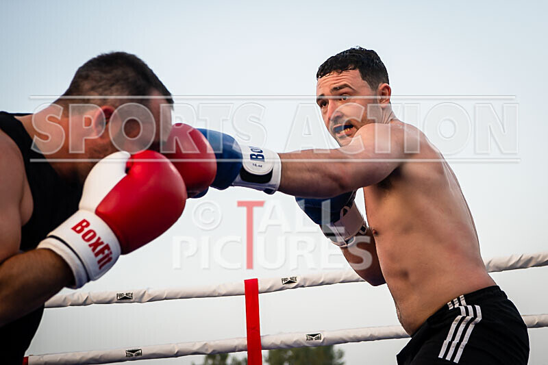 BOUT 15 - Alec -the Bomber- Bailey v Owen Poynder-7 - BOUT 15 - Alec 'the Bomber' Bailey v Owen Poynder