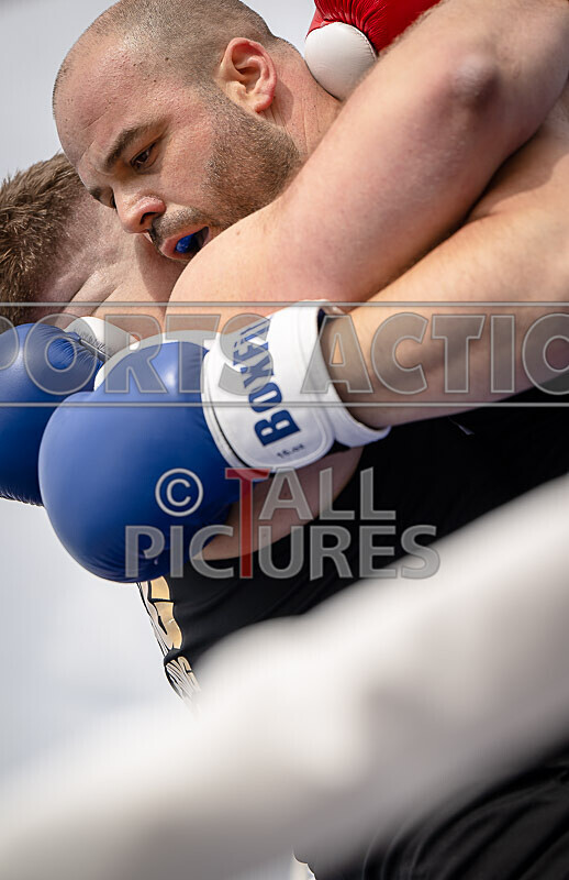 BOUT 2- Dave Tornado Taylor v Marvin Le Marvellous Odillard-33 - BOUT 2- Dave 'Tornado' Taylor v Marvin 'Le Marvellous' Odillard
