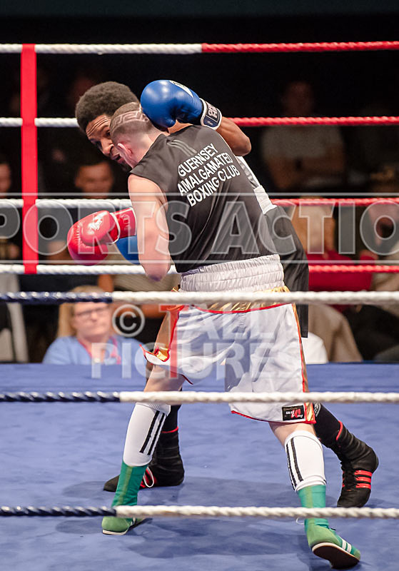 BOUT-18 - Jimmy Lesbirel v Byron Morris-26 - BOUT-18 - Jimmy Lesbirel v Byron Morris