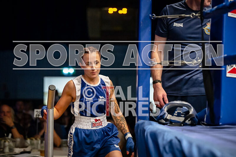 BOUT 6- Emma Martin v Stephanie Adlington-5 - BOUT 6: Emma Martin v Stephanie Adlington