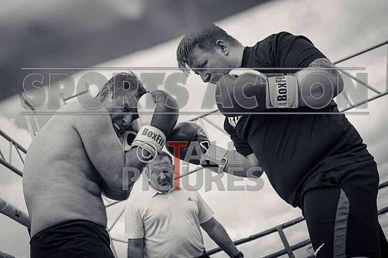 BOUT 4- Rollo 9 and a Half Digits v Tony Foxey Fox-6 - BOUT 4- Rollo '9 and a Half Digits' v Tony 'Foxey' Fox