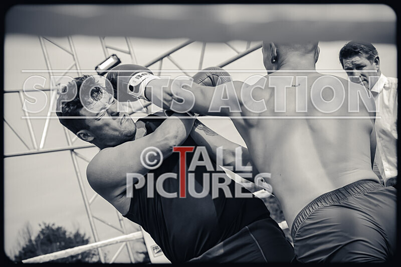 BOUT 4 - Sam Kamikazae Kissack v Charlie White-30 - BOUT 4 - Sam 'Kamikazae' Kissack v Charlie White